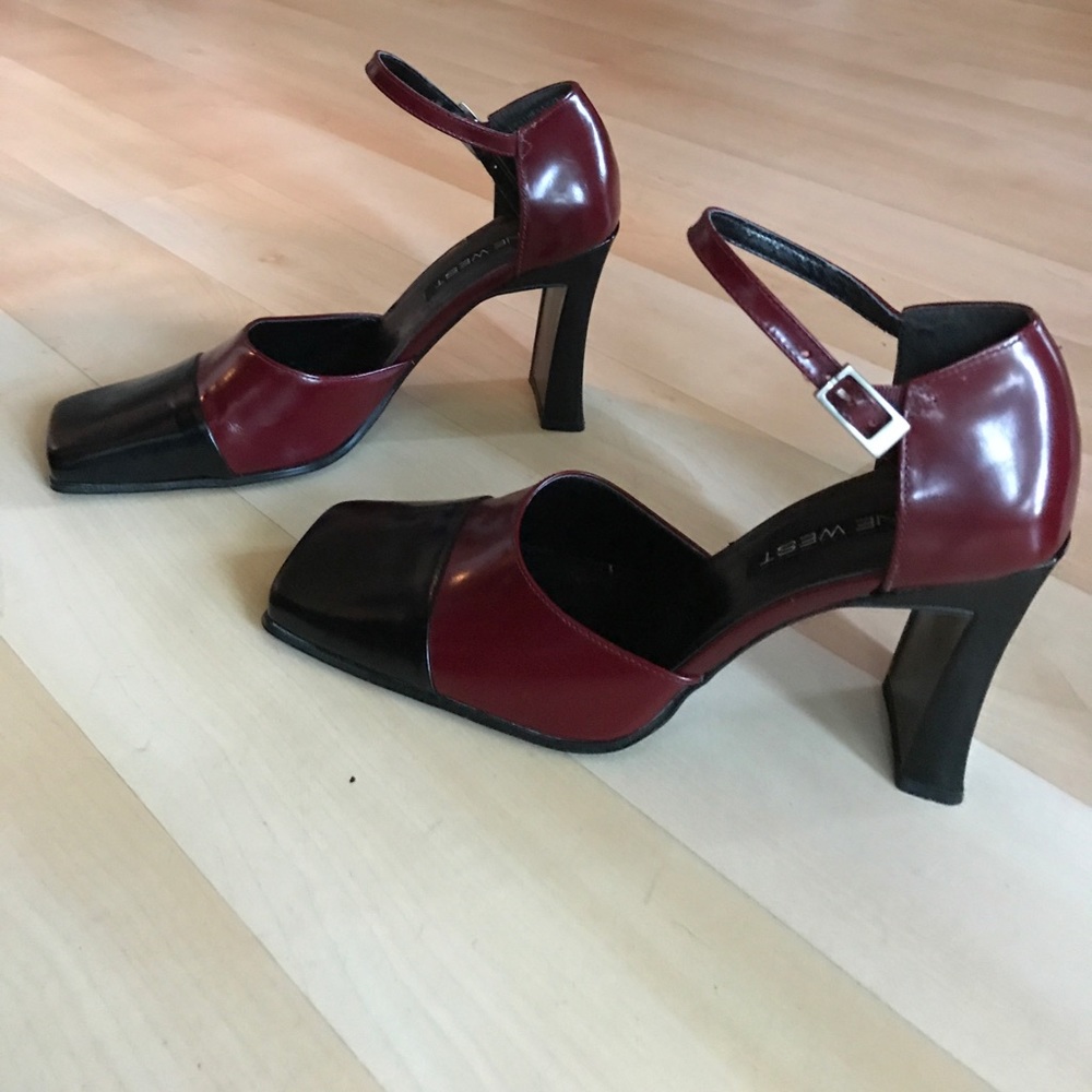 Vintage burgundy/black Nine West leather heels